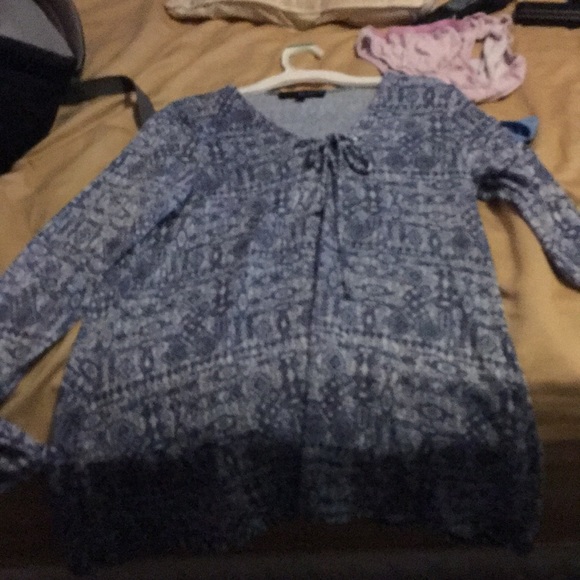 Blue and white shirt - Picture 1 of 2